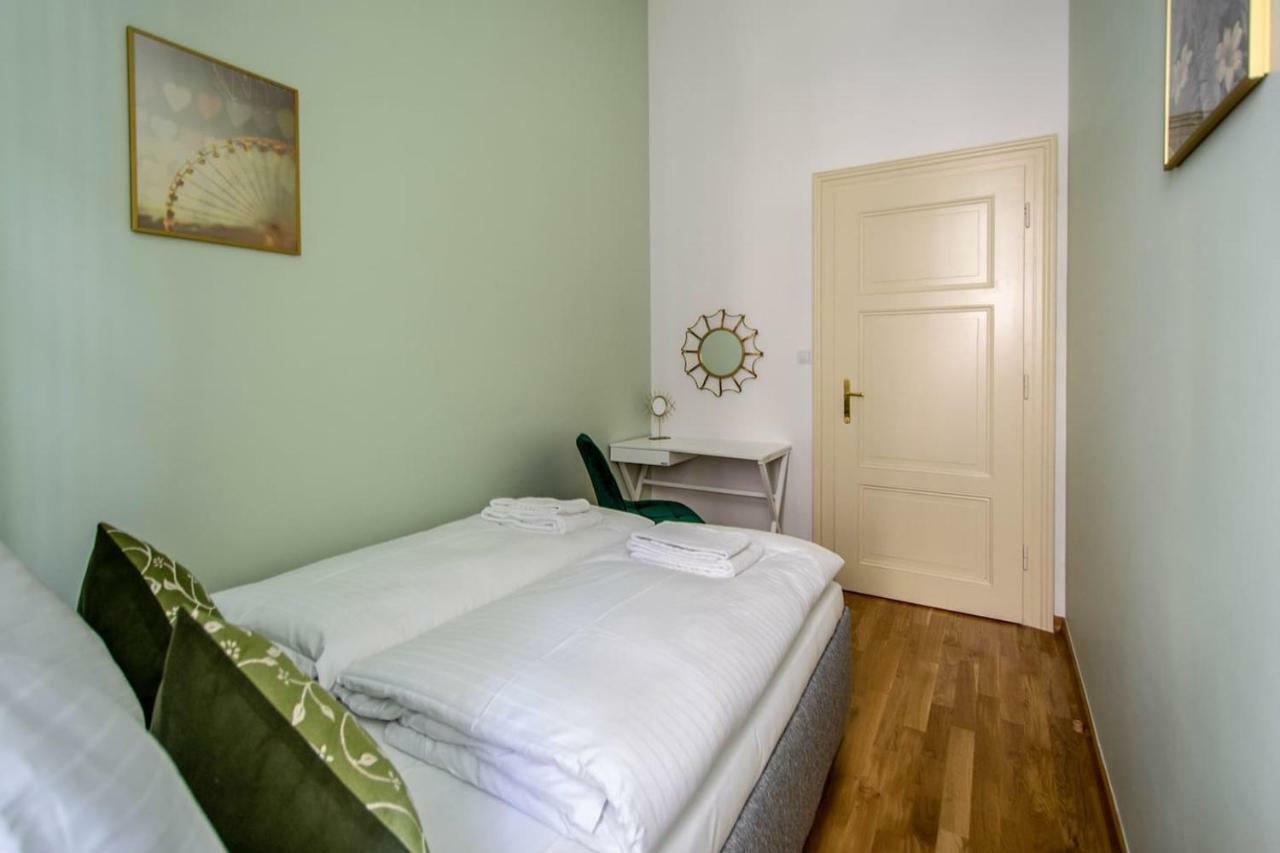 Design 3Bdr Apartment In Residence, Free Parking Prag Exteriör bild