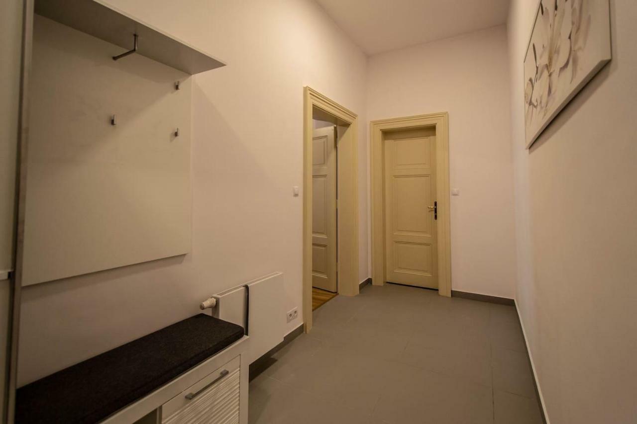 Design 3Bdr Apartment In Residence, Free Parking Prag Exteriör bild
