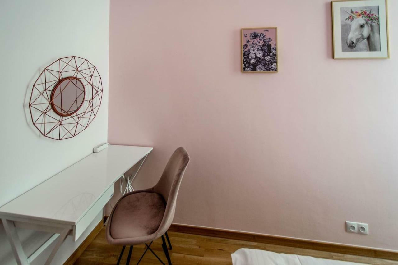 Design 3Bdr Apartment In Residence, Free Parking Prag Exteriör bild