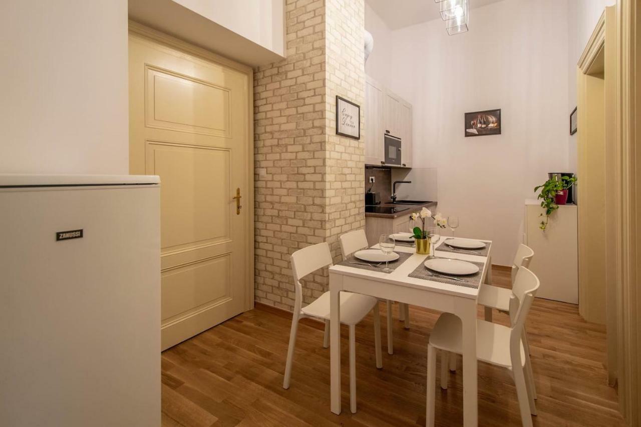 Design 3Bdr Apartment In Residence, Free Parking Prag Exteriör bild
