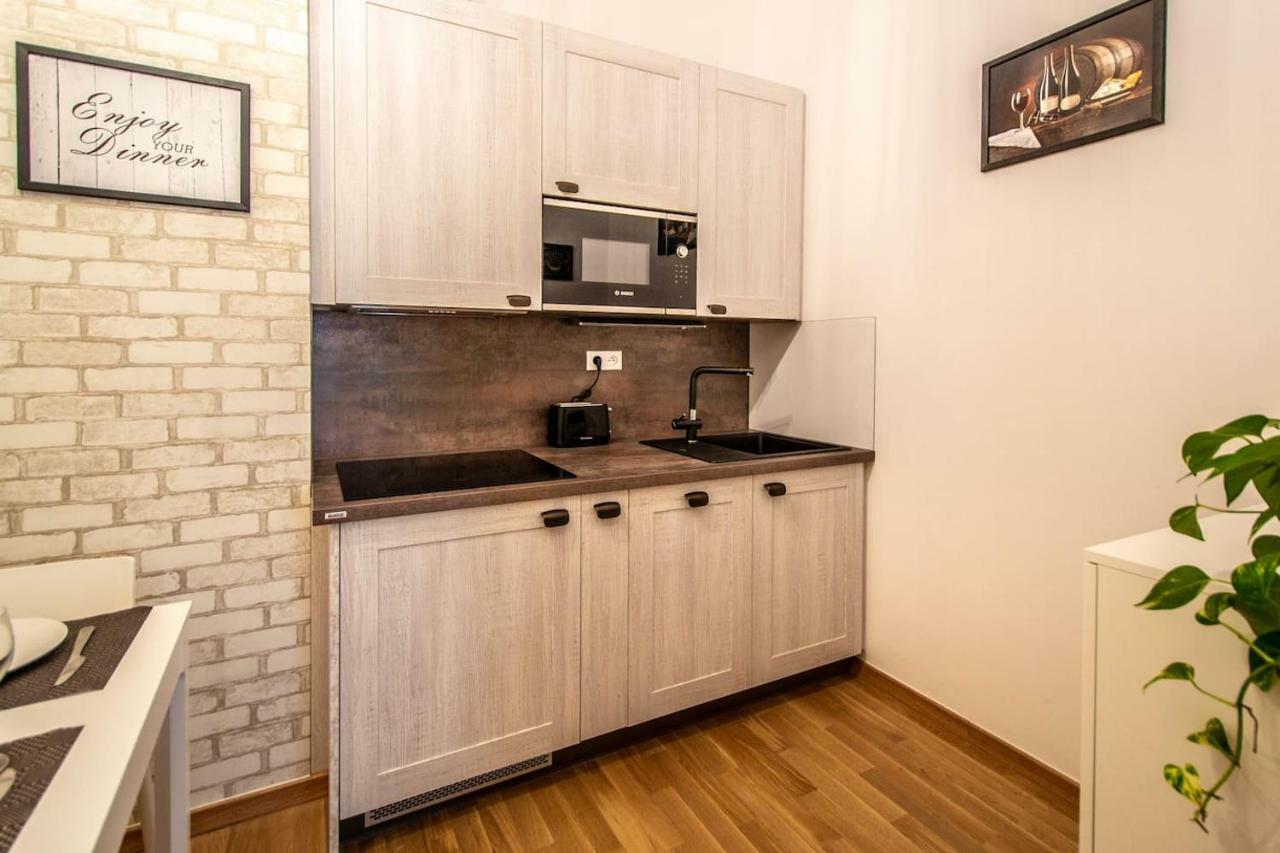 Design 3Bdr Apartment In Residence, Free Parking Prag Exteriör bild