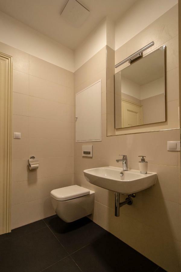 Design 3Bdr Apartment In Residence, Free Parking Prag Exteriör bild